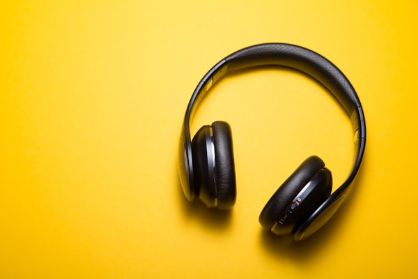 Auriculares con traducción en directo: 30 idiomas sin app